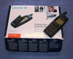 Ericsson_R380_SmartPhone_with_box