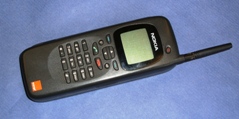 Nokia_9000_Communicator_(closed)