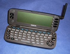 Nokia_9000_Communicator_(open)